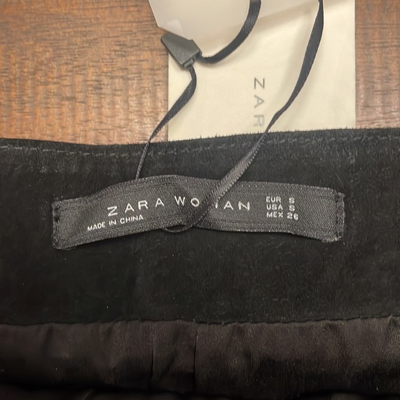 NWT Zara suede black mini skirt - Picture 4 of 7
